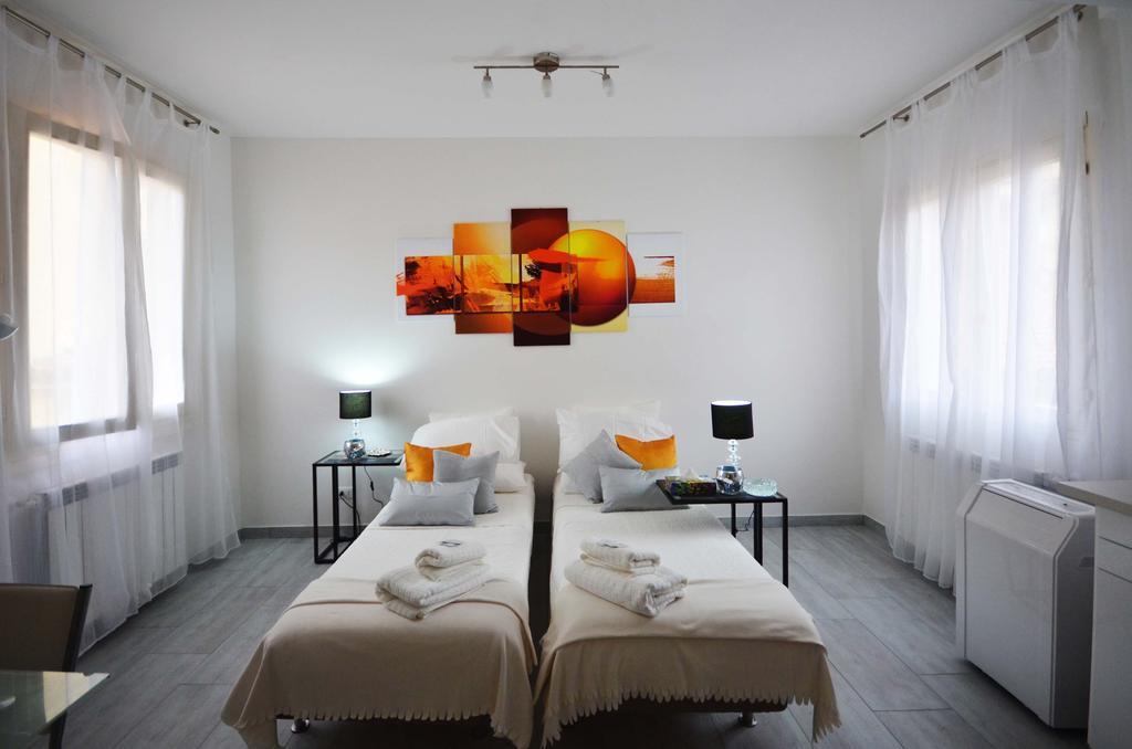 4-Tourist House Bologna-Studio - Self Check-In Room photo