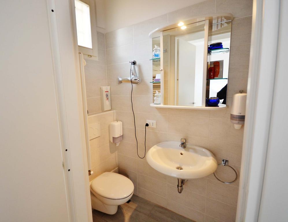 4-Tourist House Bologna-Studio - Self Check-In Room photo