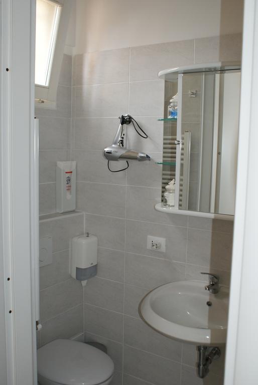 4-Tourist House Bologna-Studio - Self Check-In Exterior photo